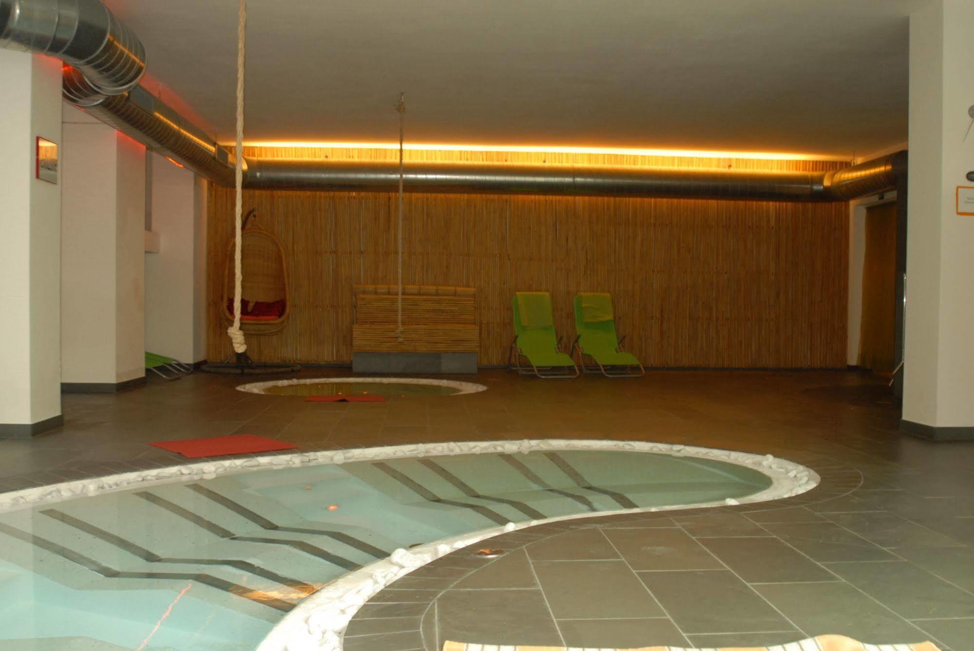 Hotel Bamboo Coldrano Ngoại thất bức ảnh
